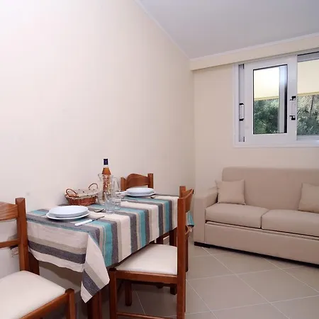 Apartment Ilios *